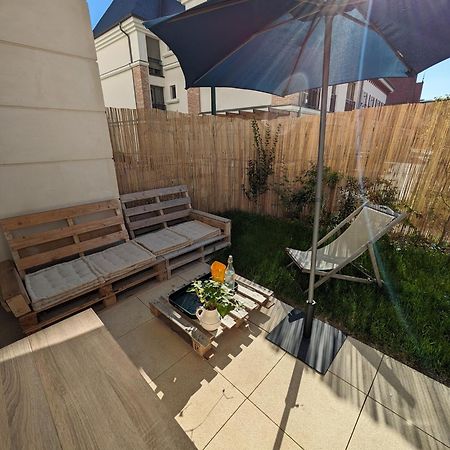Appartement De Standing Avec Jardin Clamart Dış mekan fotoğraf