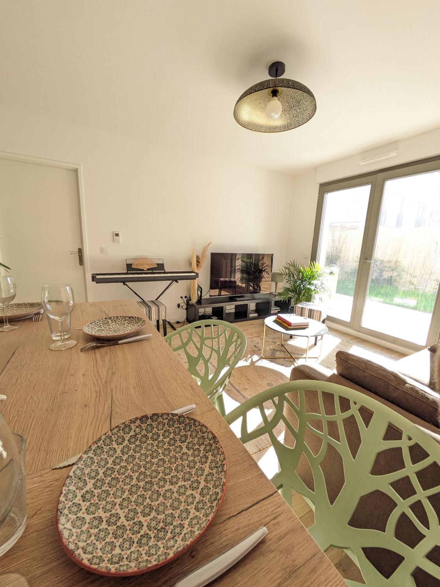 Appartement De Standing Avec Jardin Clamart Dış mekan fotoğraf
